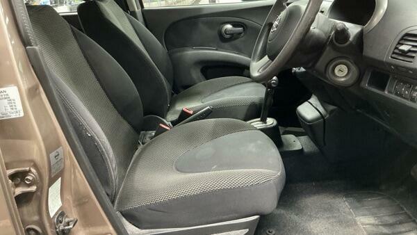 Nissan Micra Acenta Beige #5