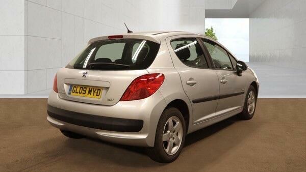 Peugeot 207 Verve Silver #4