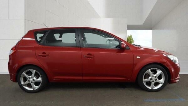 Kia Ceed 3 Red #5