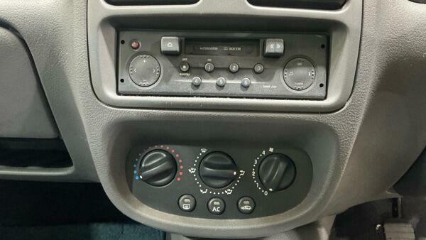 Renault Clio Expression 16V Black #13