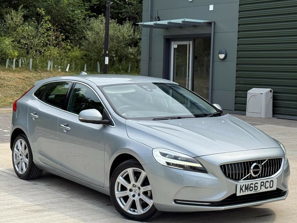 Volvo V40 Hatchback 2.0 D2 Inscription Euro 6 Ss 201 Silver