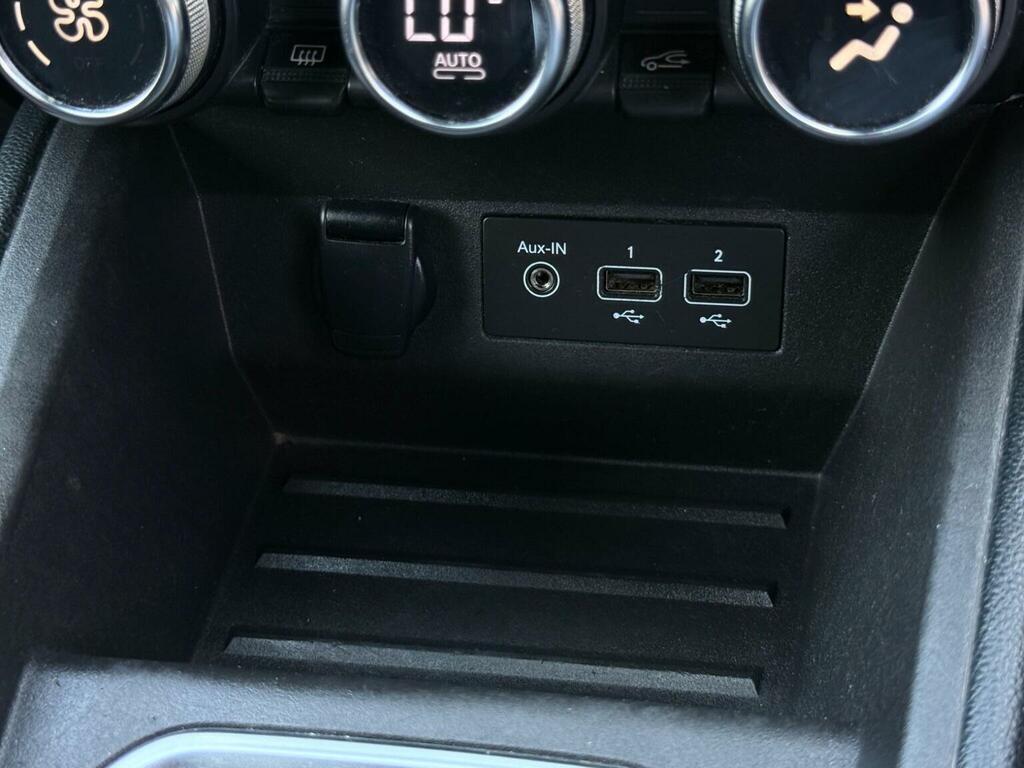 Renault Clio 1.0 Tce 100 Iconic Ha White #29