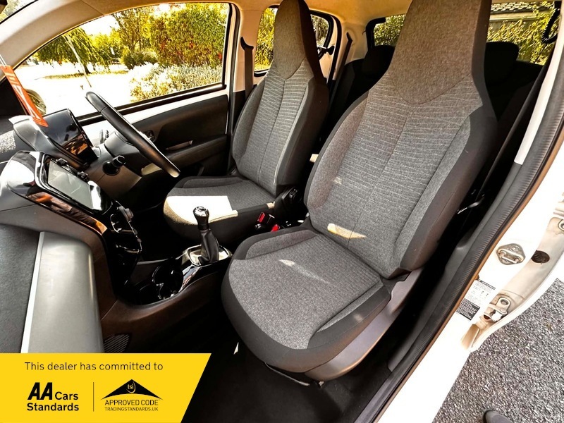 Citroen C1 Puretech Flair White #6