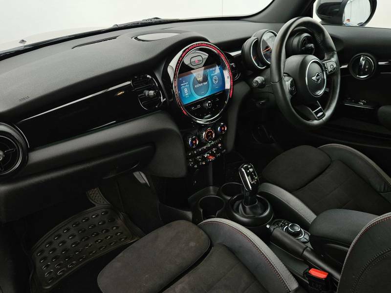 Mini Hatch 1.5 Cooper Sport ST71NKR Grey #2
