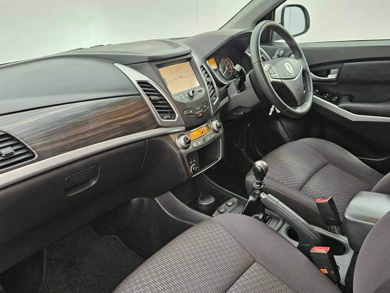 SsangYong Korando 2.2 Le White #3