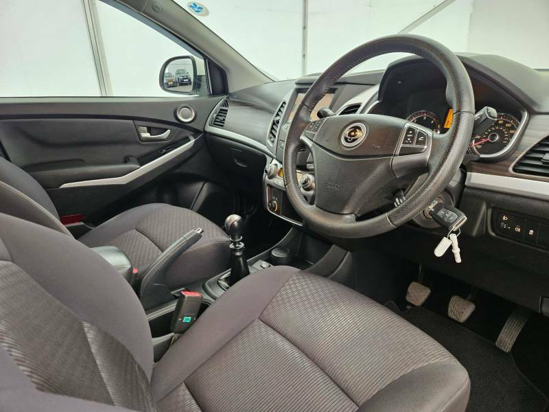 SsangYong Korando Elx 176 Bhp Black #11
