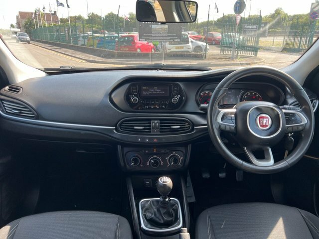 Fiat Tipo 1.4 Mpi Easy Hatchback Euro 6 9 White #3