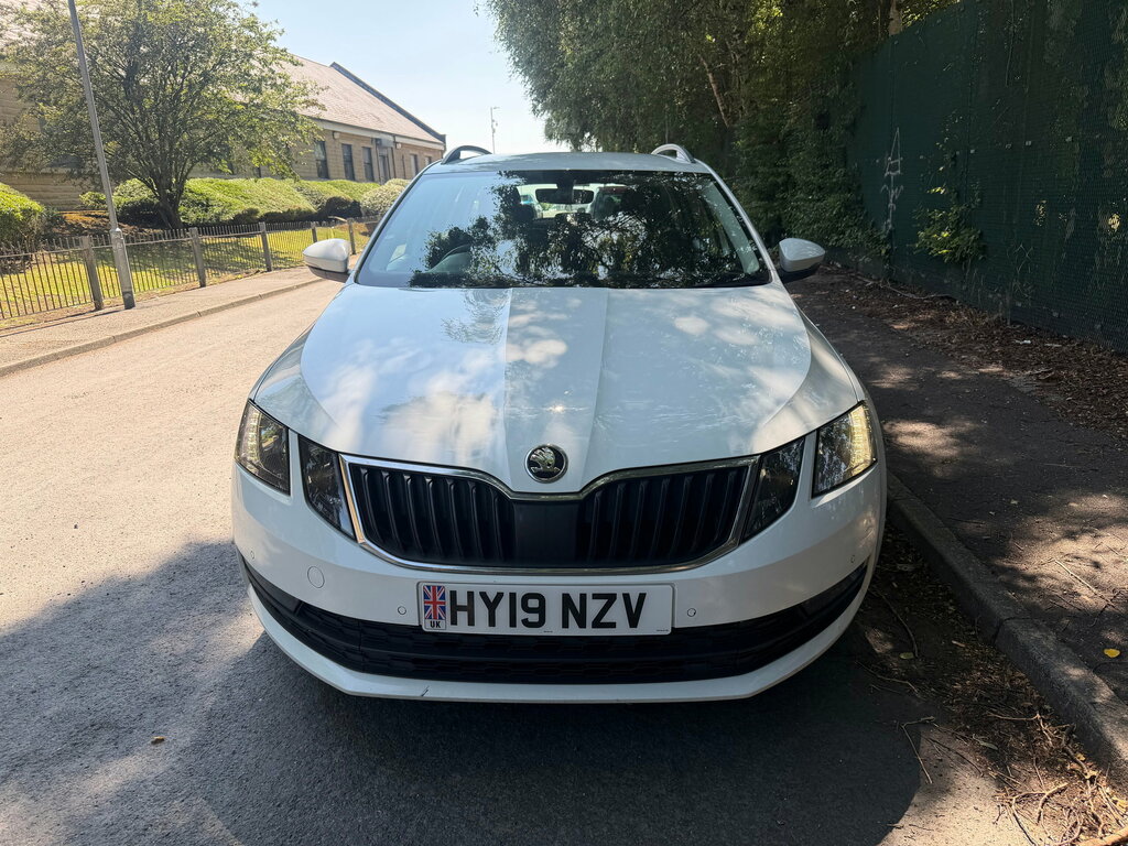 Skoda Octavia Octavia Estate White #2