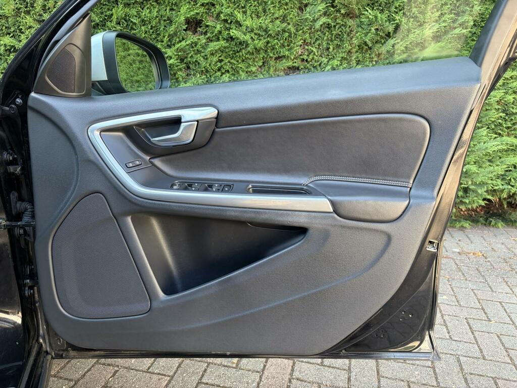 Volvo S60 2.0 D3 Se Lux Saloon Geartronic Euro 5 Blue #32