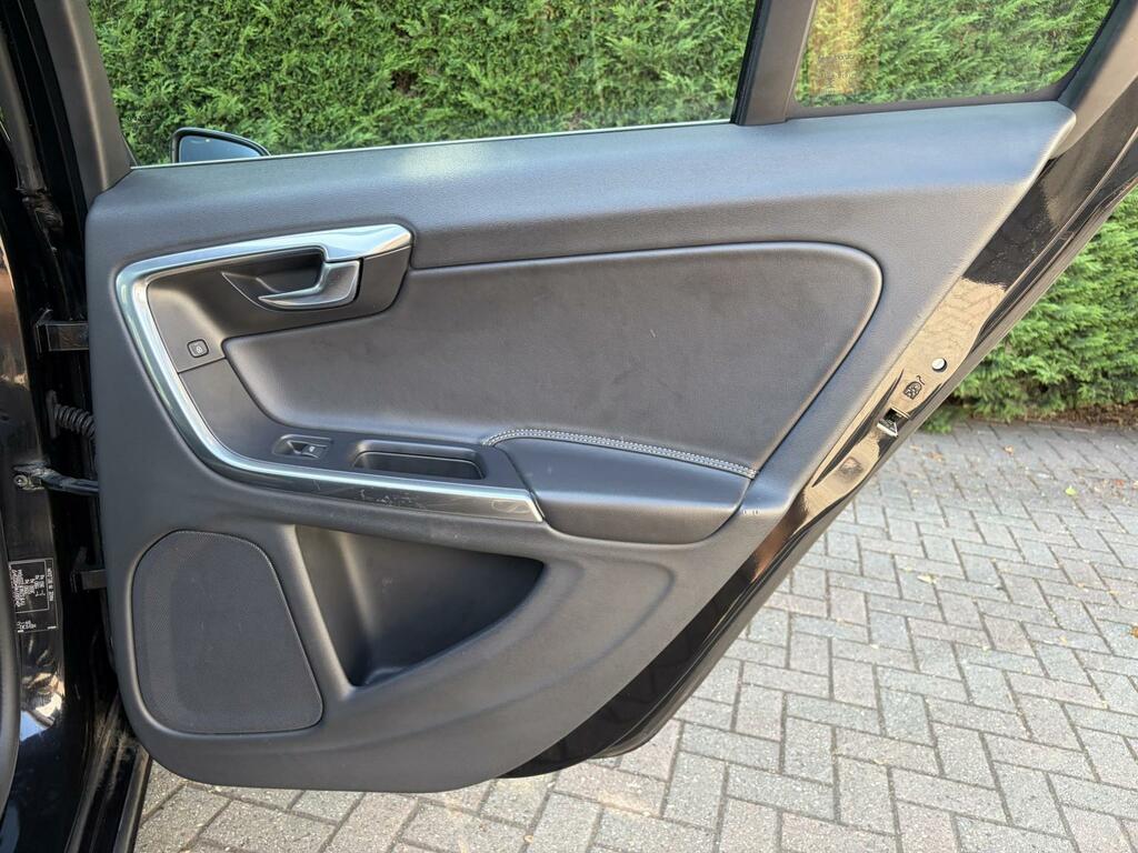 Volvo S60 2.0 D3 Se Lux Saloon Geartronic Euro 5 Blue #33
