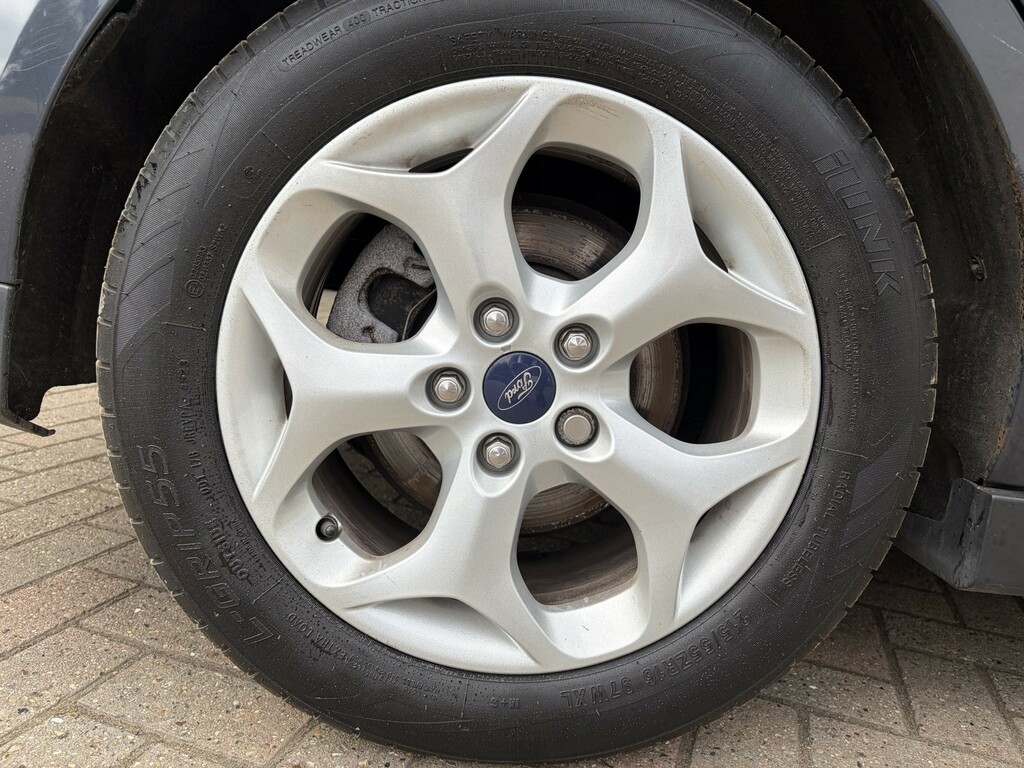 Ford C-Max Titanium Silver #32
