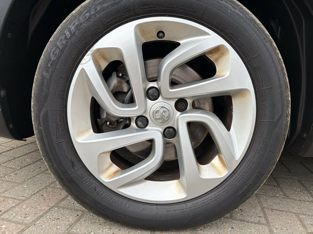 Vauxhall Crossland X Se Red #39