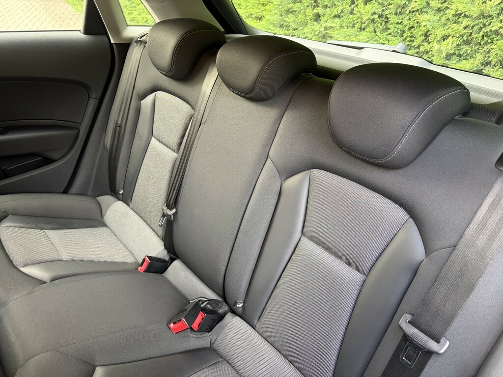 Audi A1 Sportback Tfsi Sport Black #24