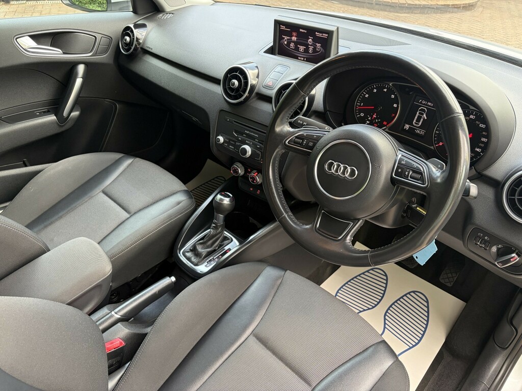Audi A1 Sportback Tfsi Sport Black #18