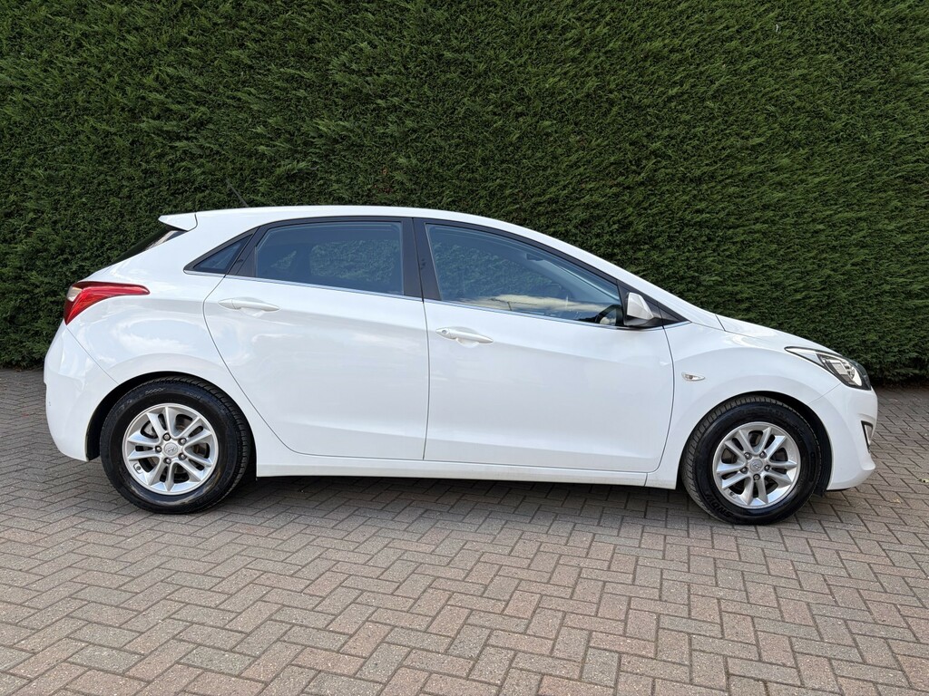 Hyundai I30 1.6 Crdi Blue Drive Se White #4