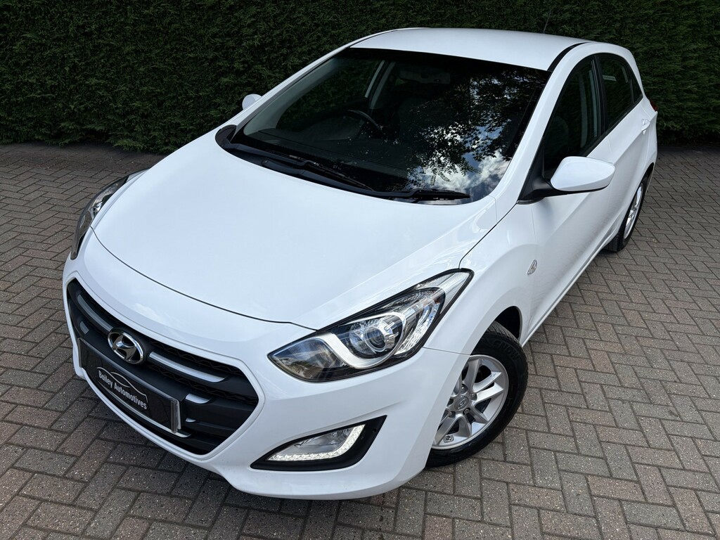 Hyundai I30 1.6 Crdi Blue Drive Se White #3