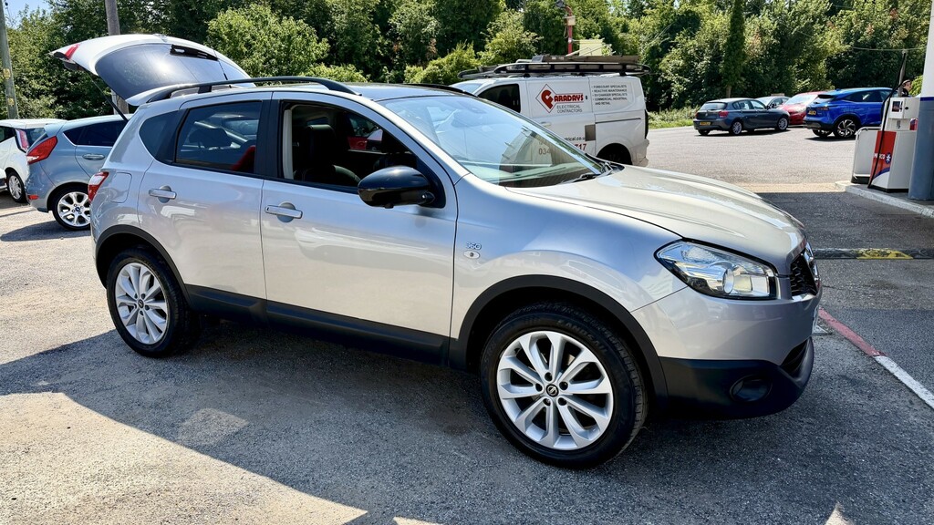 Nissan Qashqai 1.6 360 Hatchback 2013 Silver #3
