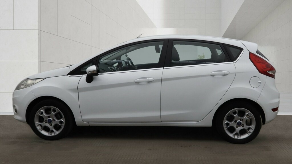Ford Fiesta 1.2 Zetec 2012 White #2