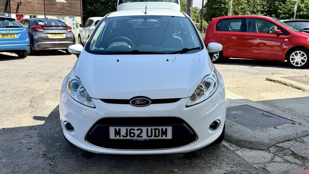 Ford Fiesta 1.2 Zetec 2012 White #3