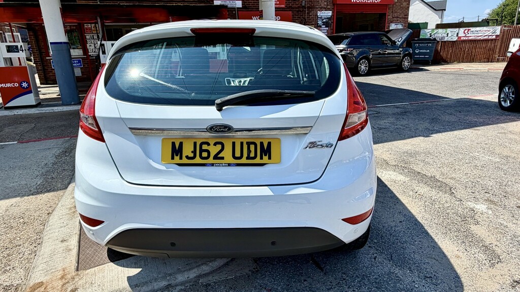 Ford Fiesta 1.2 Zetec 2012 White #5