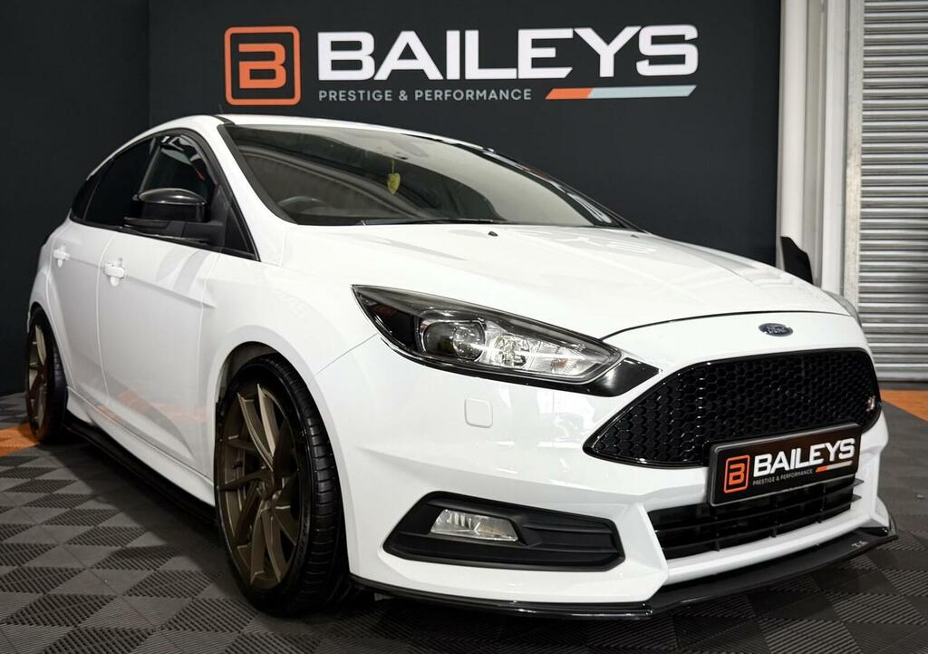 Ford Focus 2.0T Ecoboost St-3 Euro 6 Ss 201565 AF65XCZ White #2