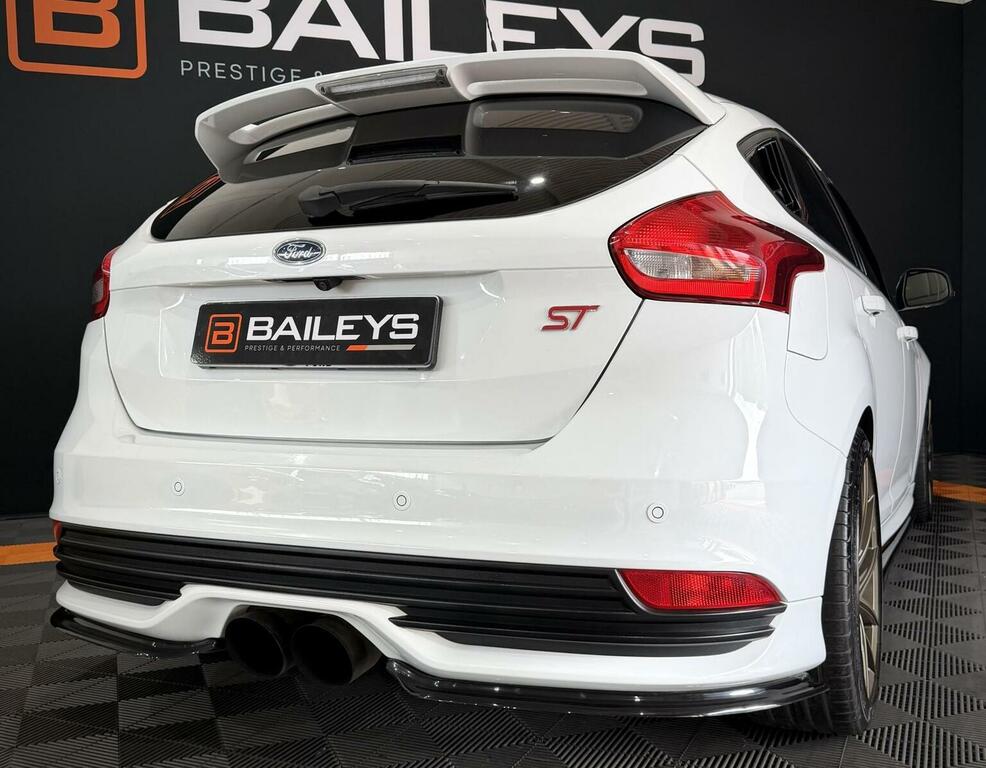 Ford Focus 2.0T Ecoboost St-3 Euro 6 Ss 201565 AF65XCZ White #5