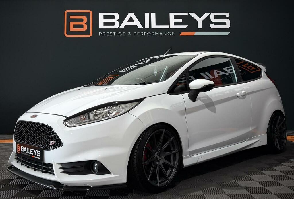 Ford Fiesta 1.6T Ecoboost St-3 Euro 6 White