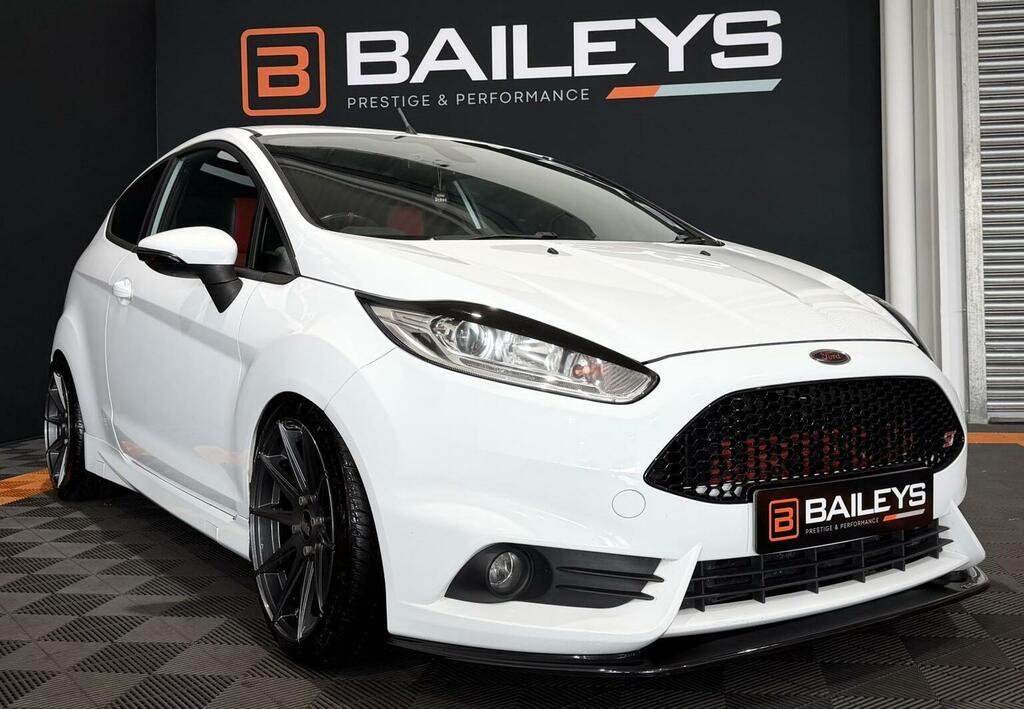Ford Fiesta 1.6T Ecoboost St-3 Euro 6 White #4