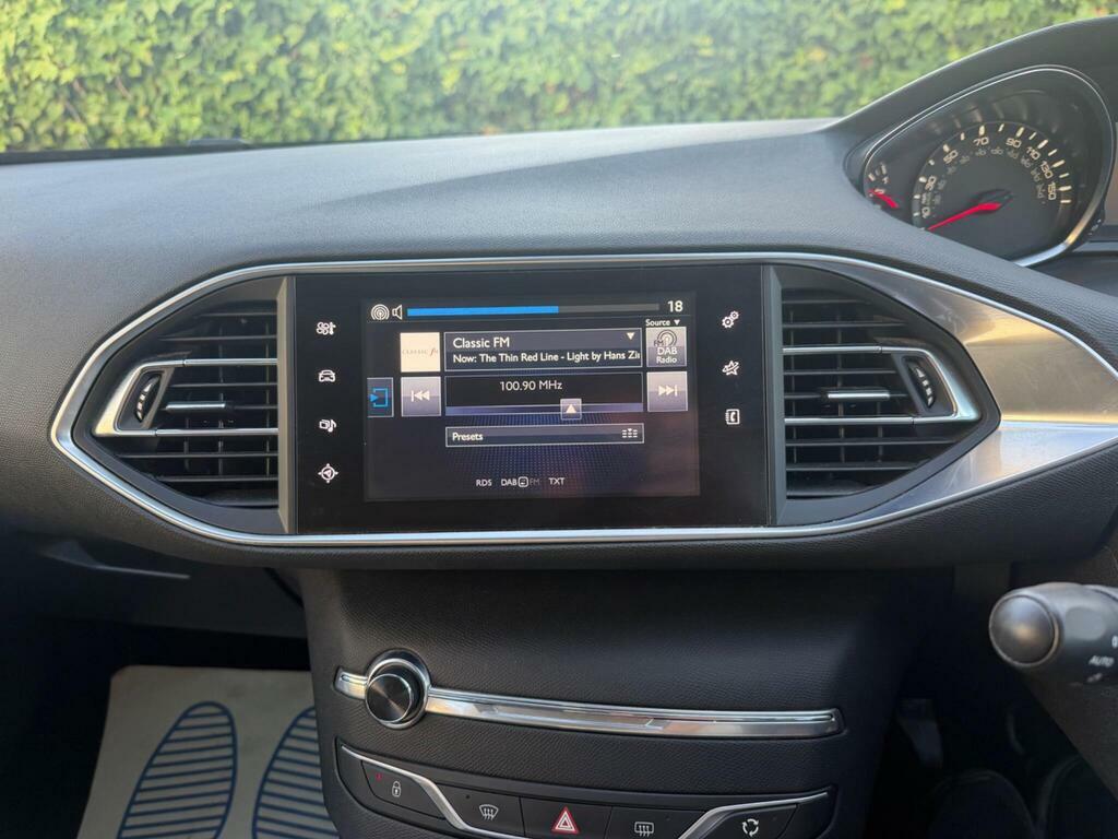 Peugeot 308 SW 1.6 Bluehdi 120 Active White #12