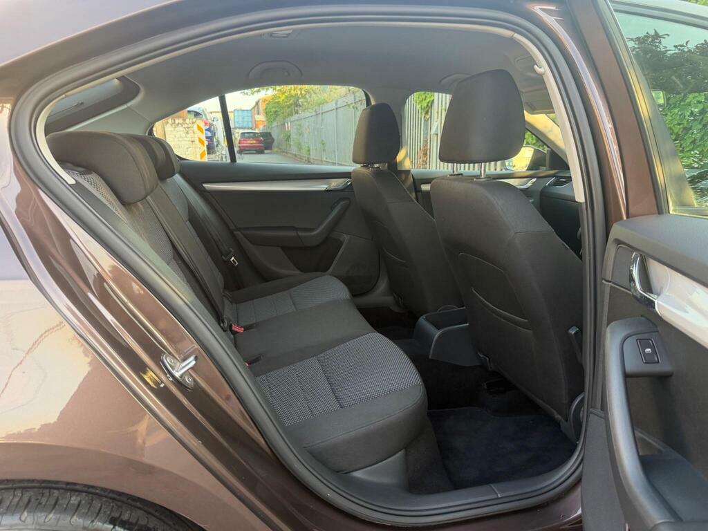 Skoda Octavia Skoda Octavia Elegance Estate. 1.4 Tsi Whi White #15