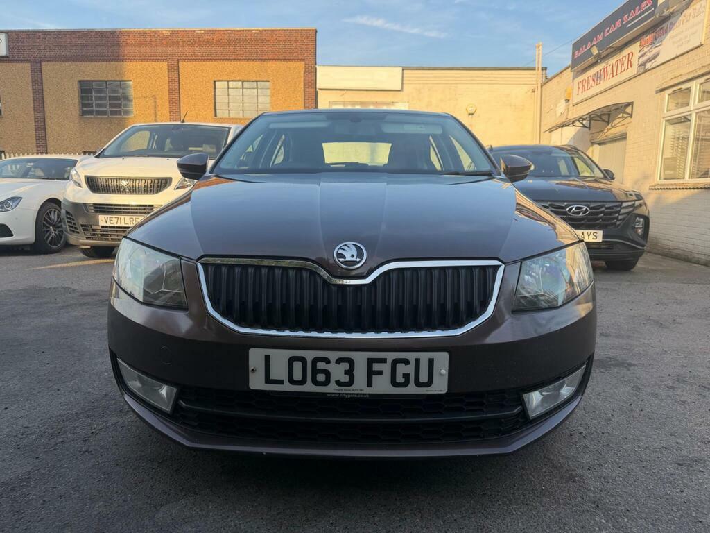 Skoda Octavia Skoda Octavia Elegance Estate. 1.4 Tsi Whi White #2