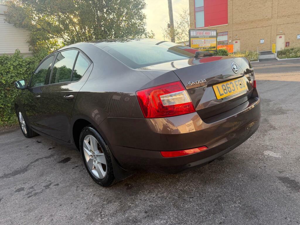 Skoda Octavia Skoda Octavia Elegance Estate. 1.4 Tsi Whi White #4