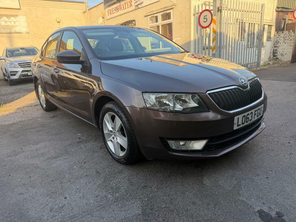 Skoda Octavia Skoda Octavia Elegance Estate. 1.4 Tsi Whi White #1