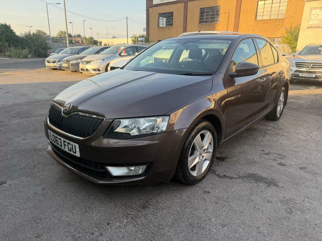 Skoda Octavia Skoda Octavia Elegance Estate. 1.4 Tsi Whi White #3
