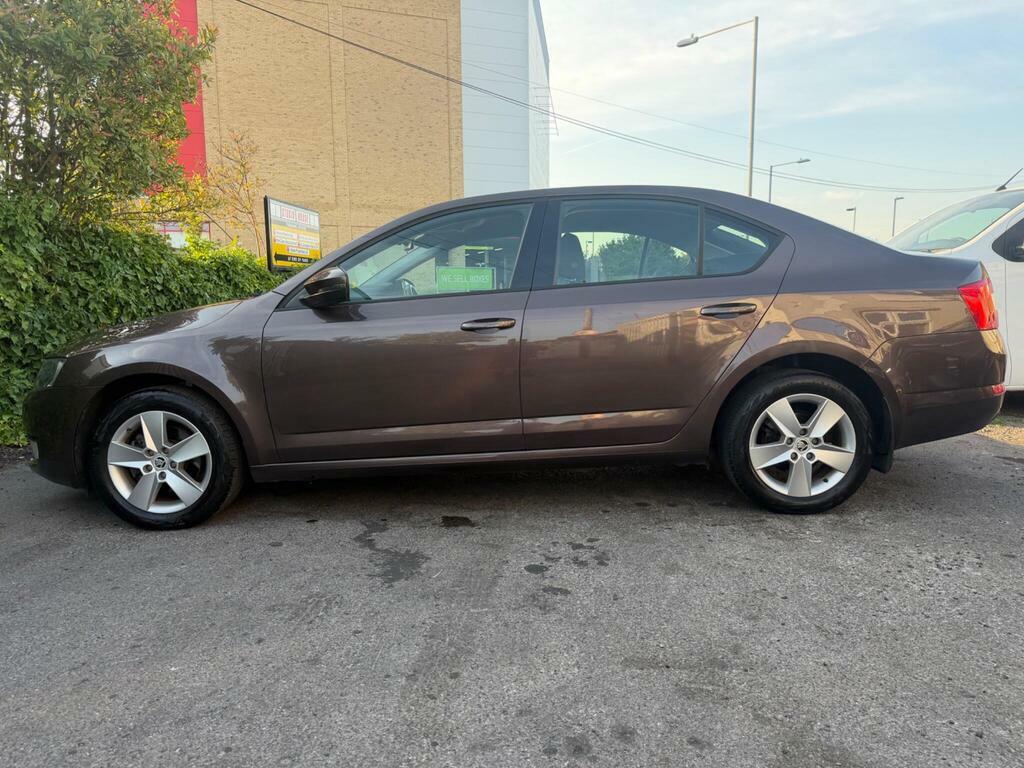Skoda Octavia Skoda Octavia Elegance Estate. 1.4 Tsi Whi White #8