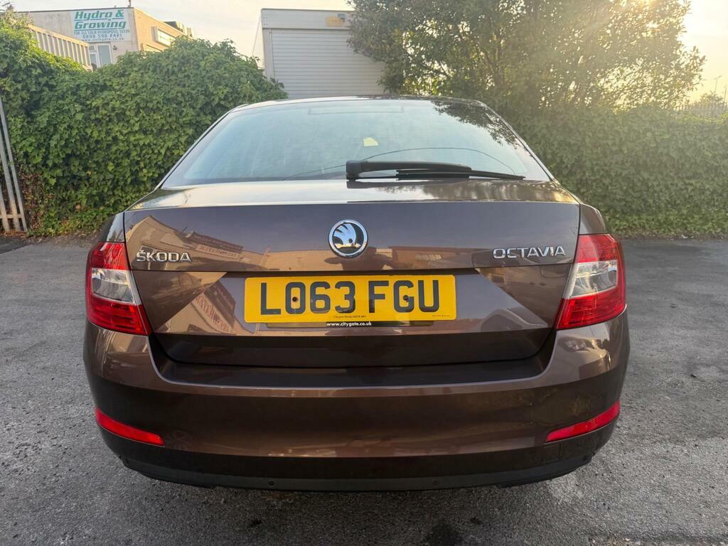 Skoda Octavia Skoda Octavia Elegance Estate. 1.4 Tsi Whi White #5