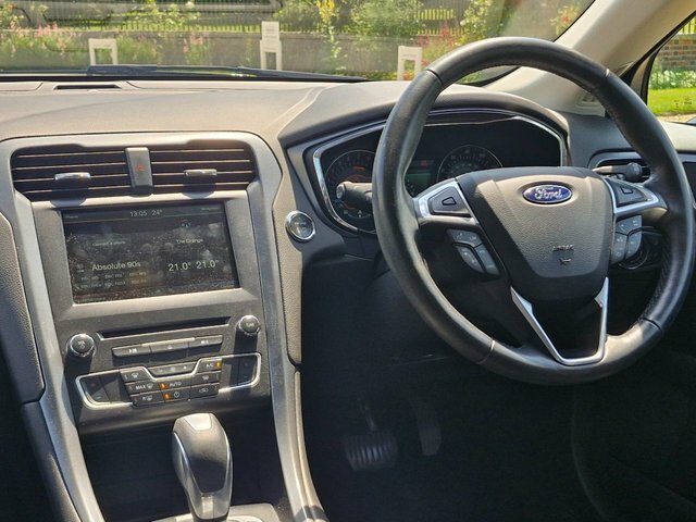 Ford Mondeo 2.0T Ecoboost Titanium Hatchback Black #3