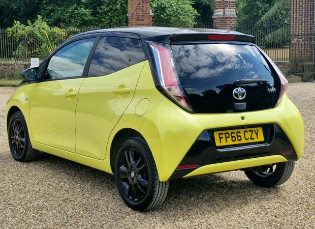Toyota Aygo 1.0 Vvt-i X-cite 3 Yellow #6