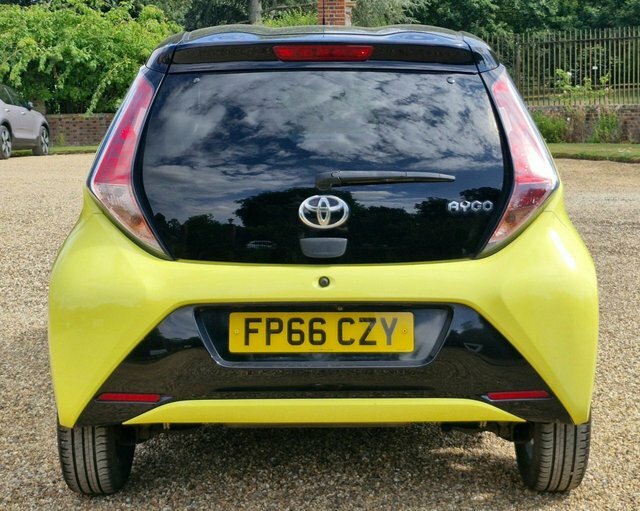 Toyota Aygo 1.0 Vvt-i X-cite 3 Yellow #5