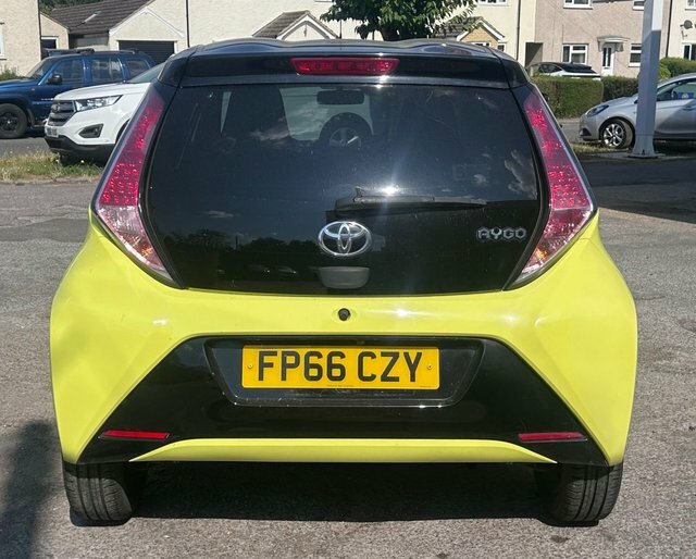 Toyota Aygo 1.0 Vvt-i X-cite 3 Yellow #6