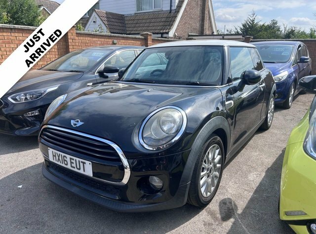 Mini Hatch 1.5 Cooper Hatchback Black