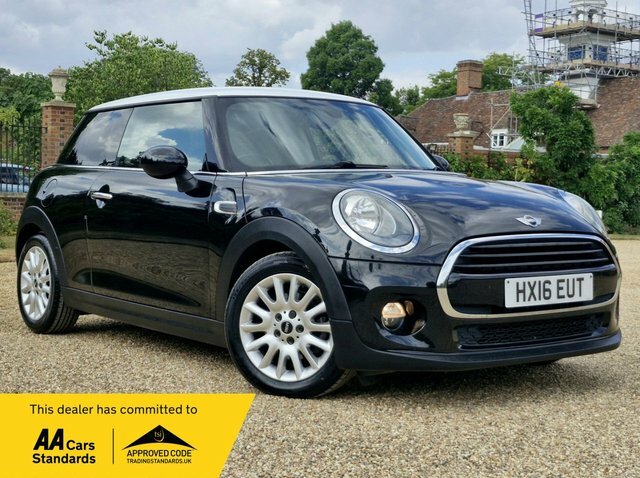 Mini Hatch 1.5 Cooper Hatchback Black