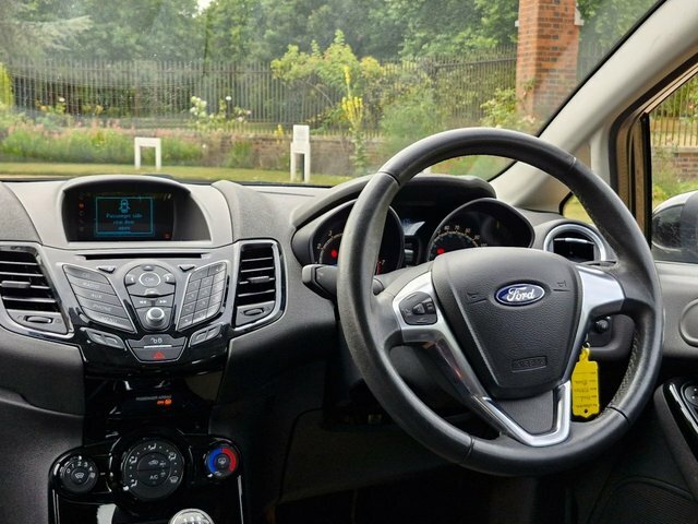 Ford Fiesta 1.25 Zetec Hatchback Black #2