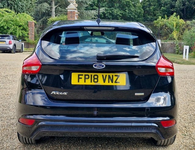 Ford Focus 1.0T Ecoboost St-line Hatchback Black #5