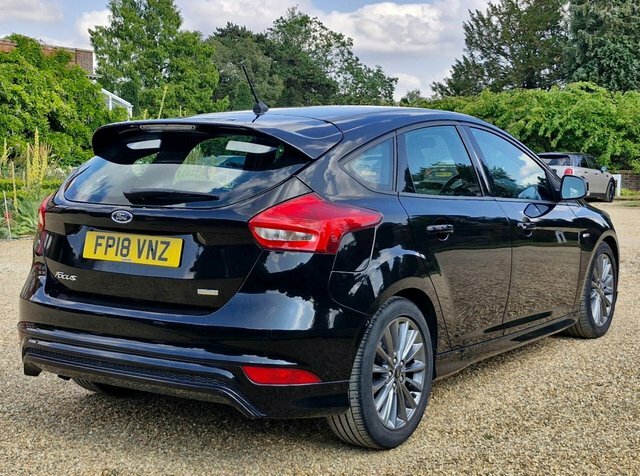 Ford Focus 1.0T Ecoboost St-line Hatchback Black #4