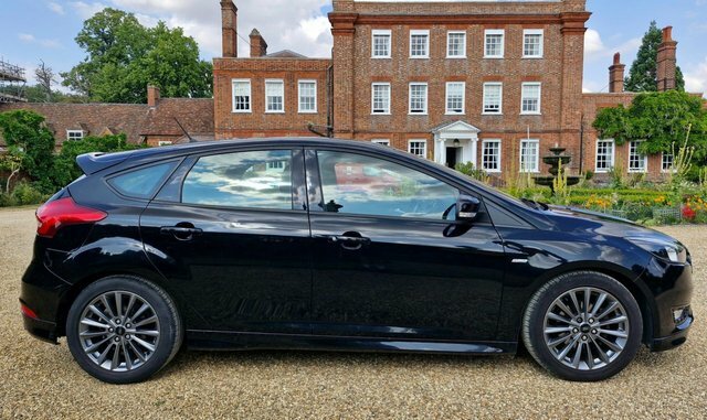 Ford Focus 1.0T Ecoboost St-line Hatchback Black #3