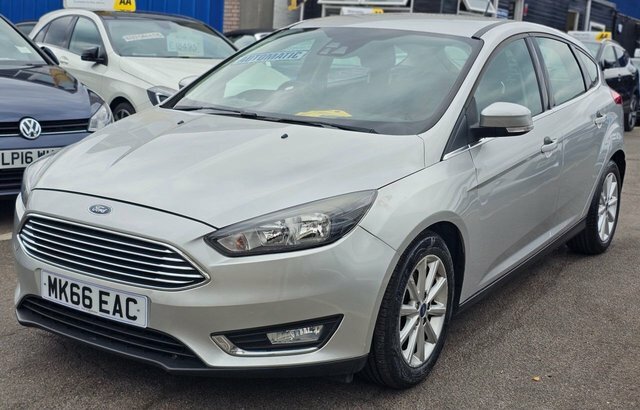 Ford Focus 1.0T Ecoboost Titanium Hatchback Pet Silver #3