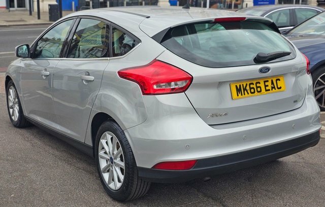 Ford Focus 1.0T Ecoboost Titanium Hatchback Pet Silver #5
