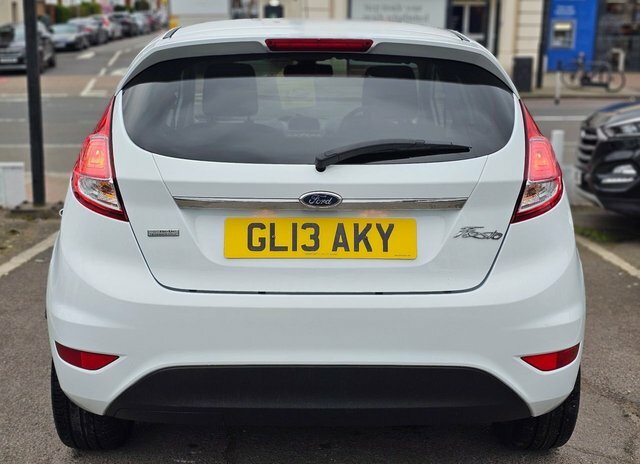 Ford Fiesta 1.0T Ecoboost Titanium Hatchback White #4