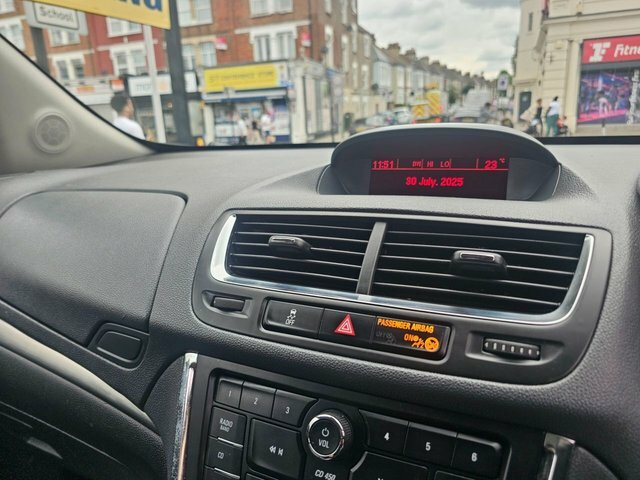 Vauxhall Mokka 1.6 Se Cdti 134 Bhp Silver #16